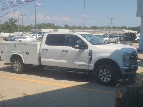 Used 2024 Ford F250 XLT AWD/4WD image 1