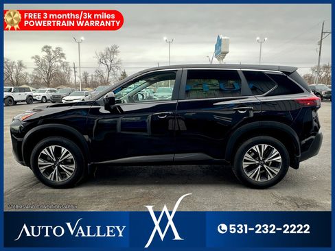 Used 2023 Nissan Rogue SV image 4