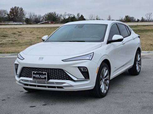 New 2026 Buick Envista Avenir image 2