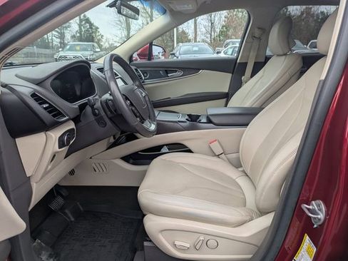 Used 2019 Lincoln Nautilus Reserve image 22