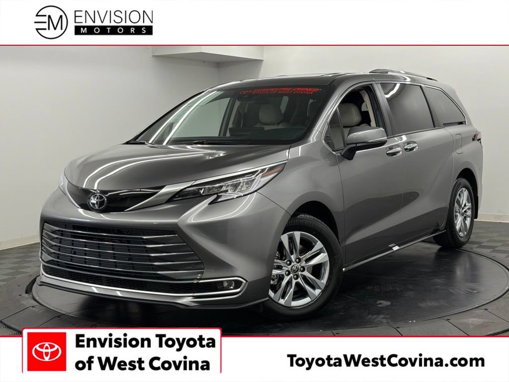 Used 2026 Toyota Sienna Limited FWD image 1