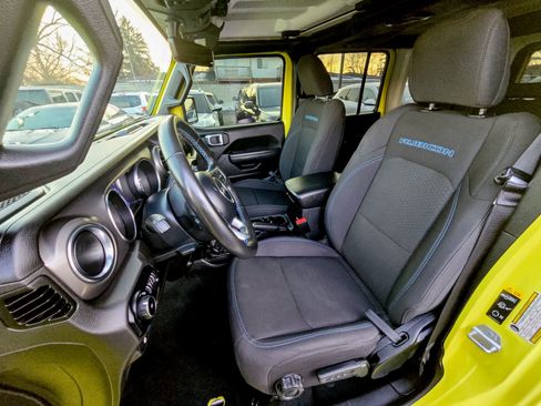 Used 2022 Jeep Wrangler Unlimited Rubicon 4xe w/ Safety Group image 32