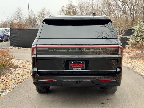 New 2025 Lincoln Navigator L Reserve w/ Jet Appearance Package image 4