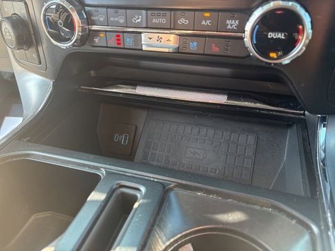 Certified 2022 Ford F150 Lariat w/ Equipment Group 502A High image 21