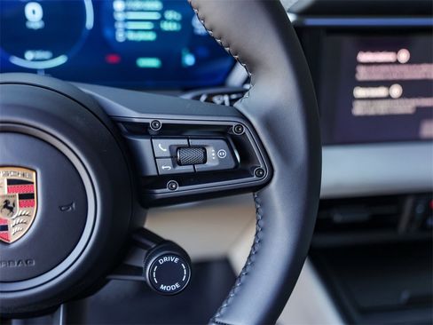 New 2025 Porsche Macan 4 Electric image 20