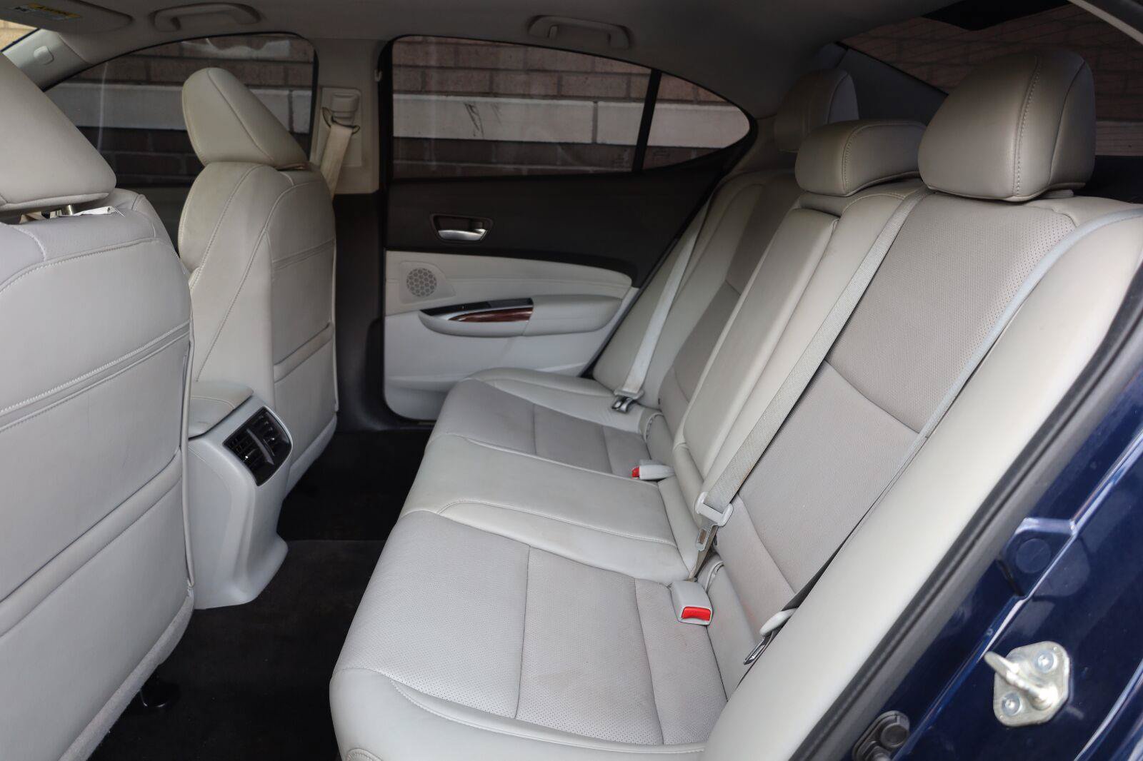 Used 2015 Acura TLX w/ Technology Package FWD image 20