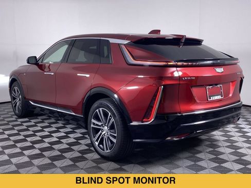 Certified 2024 Cadillac Lyriq Luxury AWD/4WD image 18