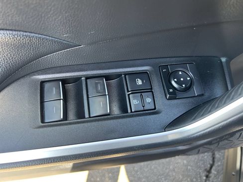 Used 2025 Toyota RAV4 XLE Premium AWD/4WD image 21