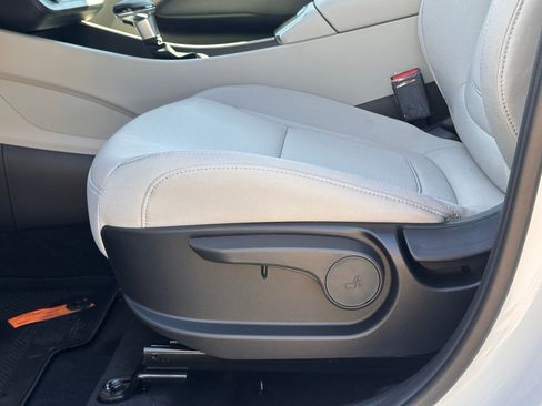 New 2026 Hyundai Tucson SE image 25