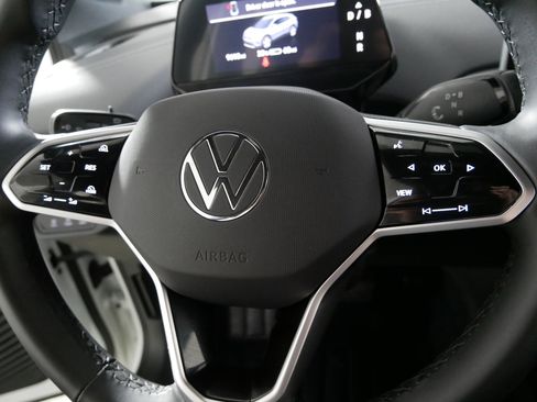 Used 2024 Volkswagen ID.4 Pro image 25