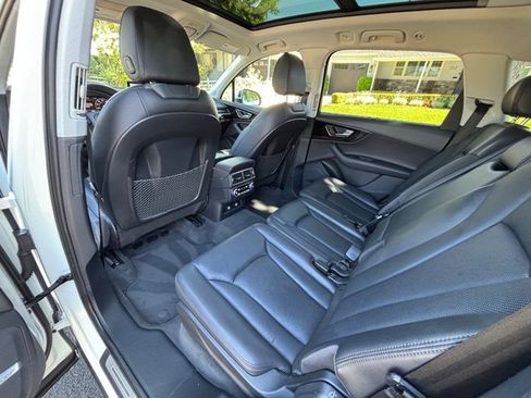 Used 2018 Audi Q7 3.0T Prestige w/ Prestige Package AWD/4WD image 35