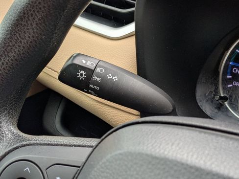 Used 2022 Toyota RAV4 XLE image 26