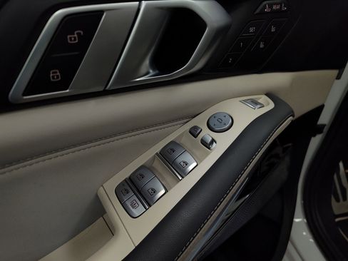 Used 2023 BMW X7 M60i w/ Executive Package image 12