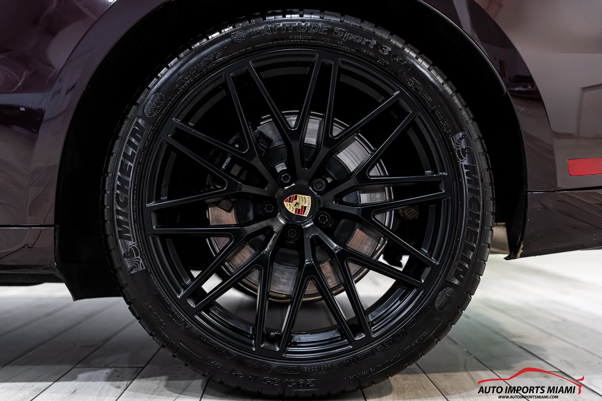 Used 2023 Porsche Macan GTS w/ Sport Chrono Package AWD/4WD image 78