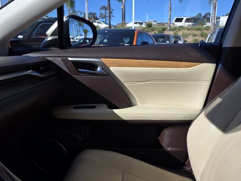 Used 2018 Lexus RX 350L w/ Premium Package image 10