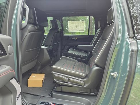 New 2026 GMC Yukon XL AT4 Ultimate AWD/4WD image 17