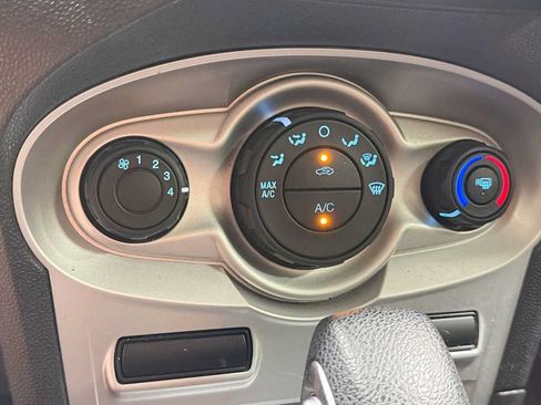 Used 2018 Ford Fiesta SE FWD image 20