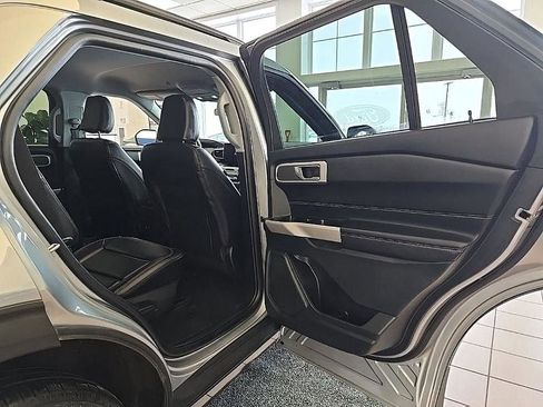 Used 2023 Ford Explorer XLT w/ Equipment Group 202A image 31