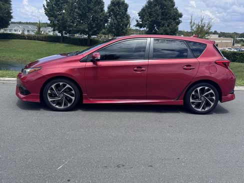 Used 2018 Toyota Corolla iM FWD image 6