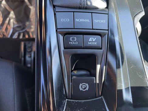 Used 2025 Toyota Camry LE image 41