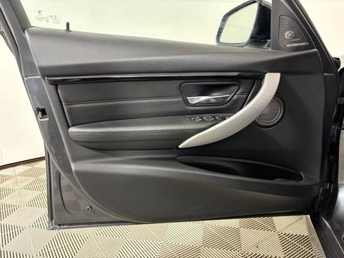 Used 2017 BMW 340i xDrive Sedan AWD/4WD image 10
