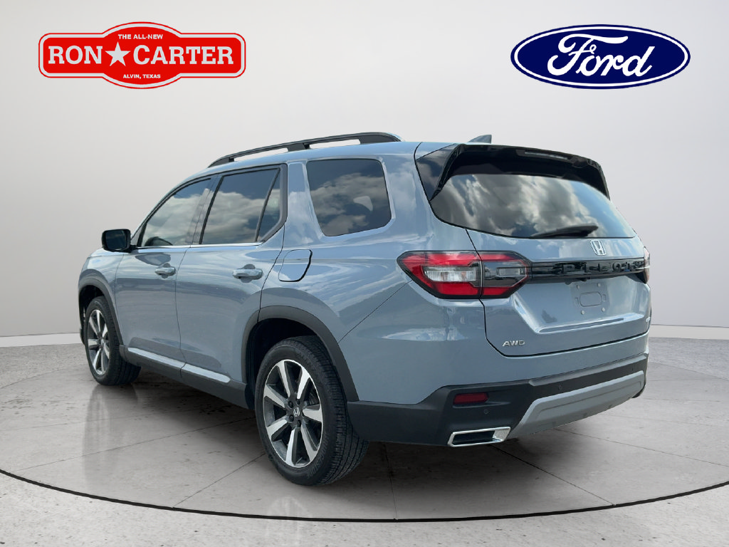 Used 2025 Honda Pilot Elite image 4