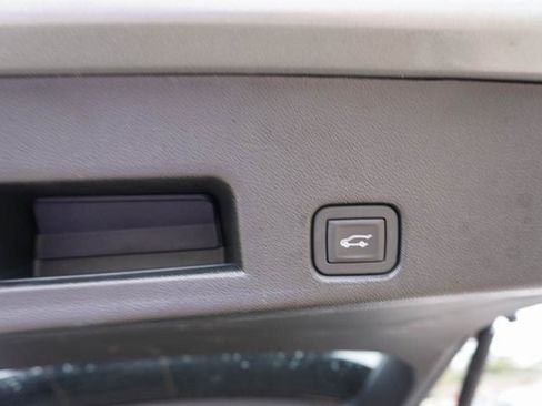 Used 2024 GMC Acadia Elevation image 11