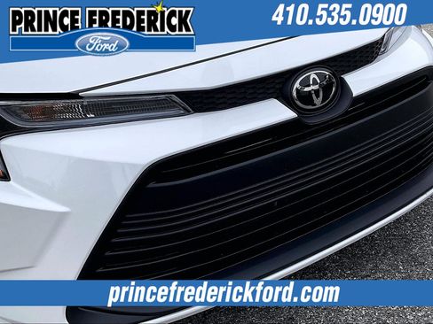 Used 2025 Toyota Corolla LE image 28