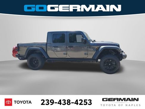 Used 2023 Jeep Gladiator Rubicon AWD/4WD image 8