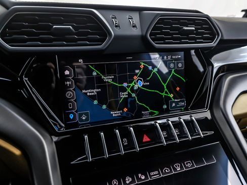 Used 2023 Lamborghini Urus S image 19