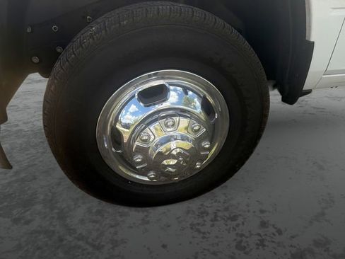 Used 2024 RAM 3500 Tradesman w/ Chrome Appearance Group AWD/4WD image 16