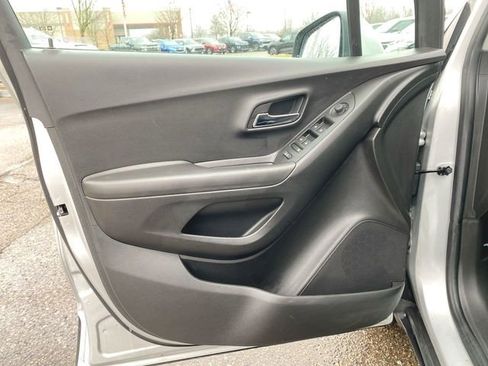 Used 2020 Chevrolet Trax LT image 19