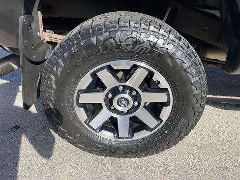 Used 2014 Toyota Tacoma 4x4 Double Cab w/ TRD Sport Package image 12