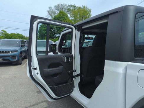 Used 2022 Jeep Gladiator Sport w/ Trailer Tow Package AWD/4WD image 25
