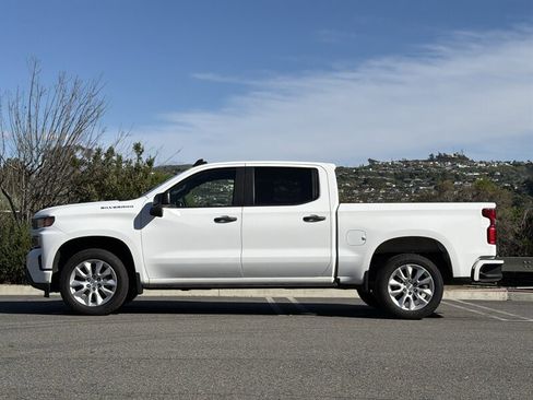 Used 2021 Chevrolet Silverado 1500 Custom image 3