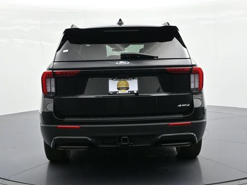 Certified 2025 Ford Explorer ST-Line AWD/4WD image 7