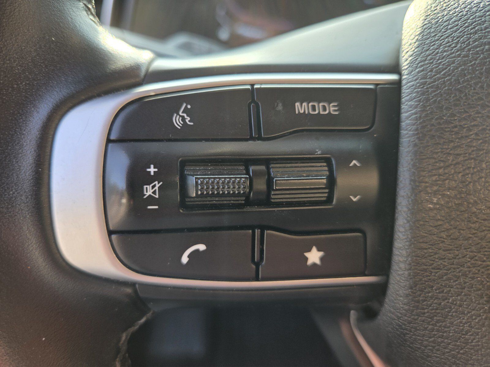 Used 2023 Kia Sportage EX FWD image 33
