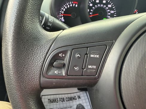 Used 2013 Kia Soul image 21