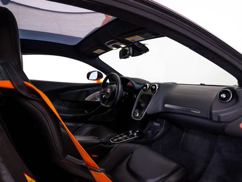 Used 2023 McLaren GT RWD image 21