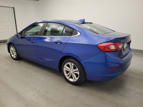 Used 2019 Chevrolet Cruze LT w/ Convenience Package FWD image 3