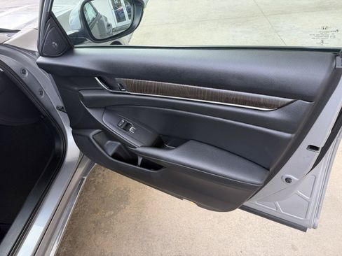 Used 2021 Honda Accord EX-L image 16