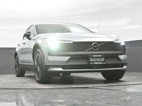 New 2026 Volvo EX30 Cross Country Ultra w/ Protection Package Premier AWD/4WD image 25