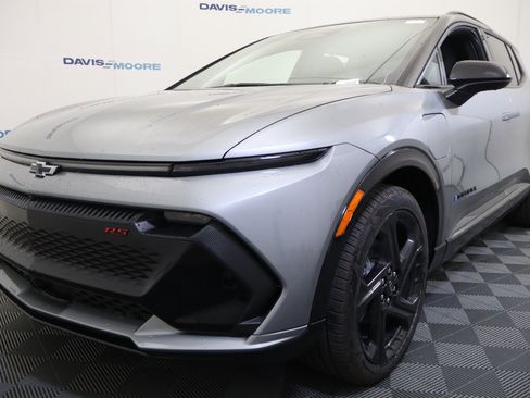 New 2026 Chevrolet Equinox EV RS image 11