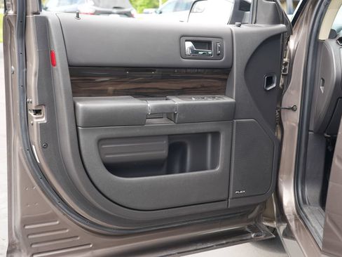 Used 2019 Ford Flex SEL AWD/4WD image 14