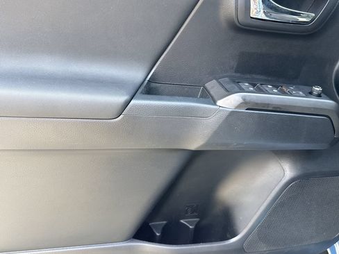 Used 2018 Toyota Tacoma TRD Pro AWD/4WD image 10