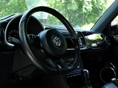 Used 2012 Volkswagen Beetle 2.5 image 6