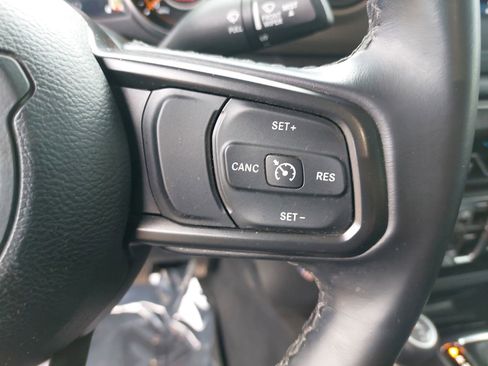 Used 2021 Jeep Gladiator Sport image 19