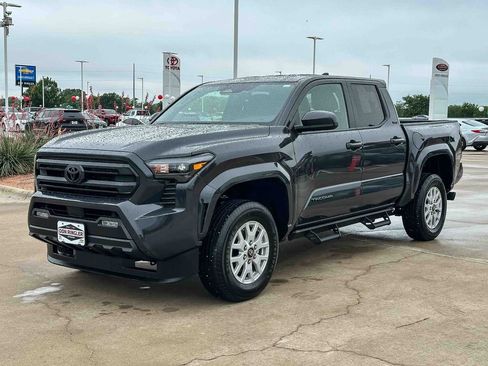 Used 2025 Toyota Tacoma SR5 RWD image 7