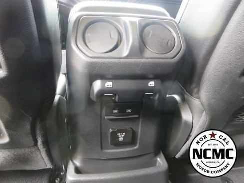 Used 2021 Jeep Wrangler Unlimited Rubicon AWD/4WD image 46