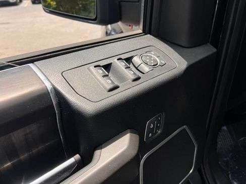 Used 2018 Ford F150 Lariat w/ Equipment Group 502A Luxury AWD/4WD image 11